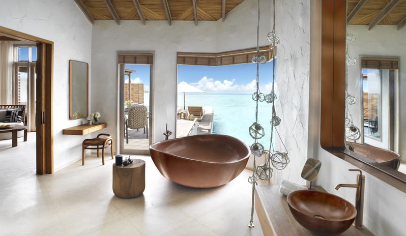 Fairmont Maldives Sirru Fen Fushi-GRAND WATER SUNSET VILLA BATHROOM 2_15639
